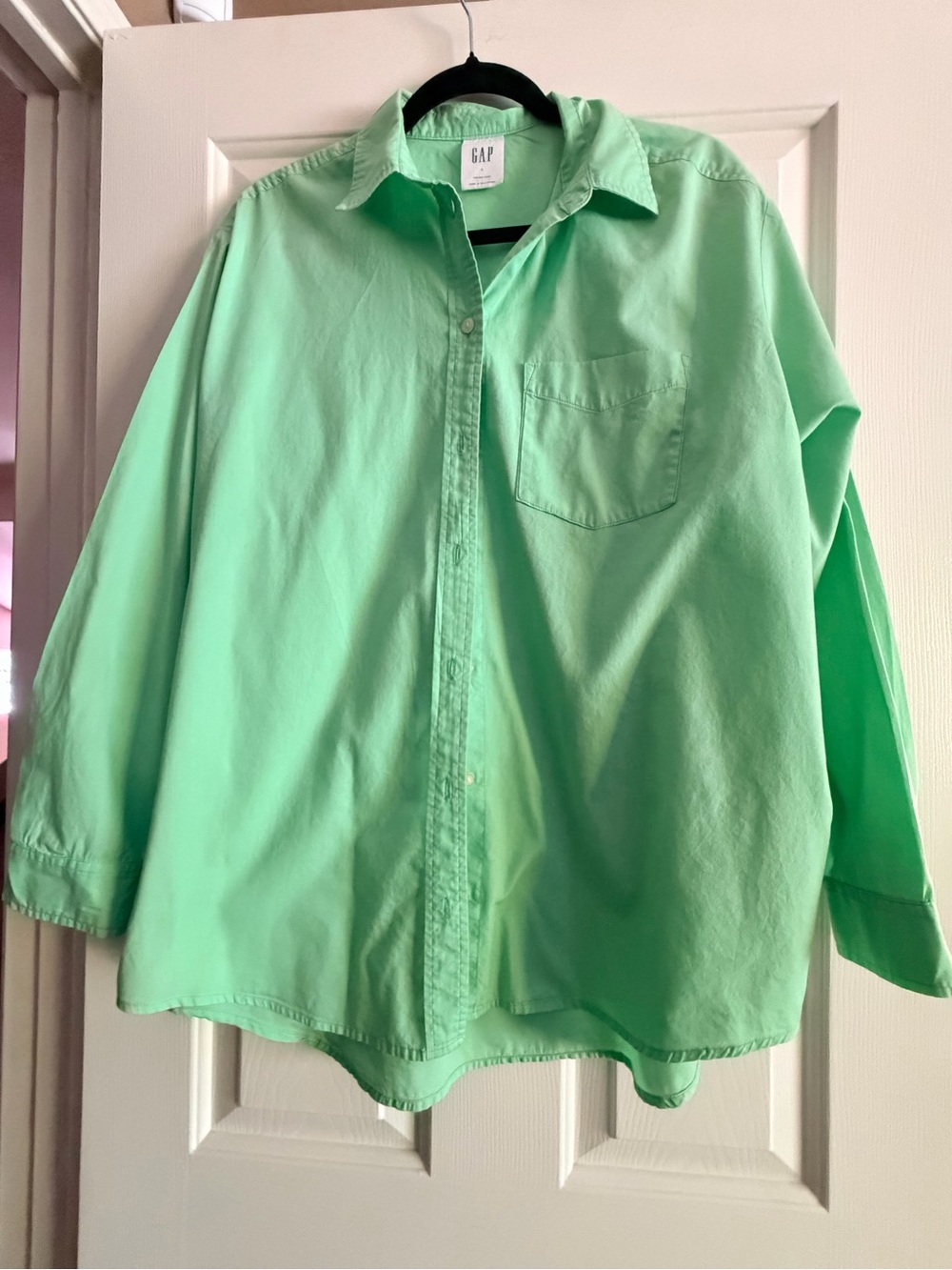 GAP woman’s Light Green Button-Down Shirt